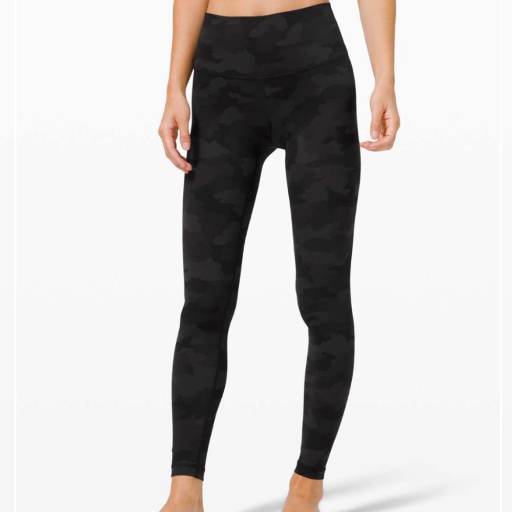 Lululemon wunder under high rise leggings 25” in camo in amazing condition